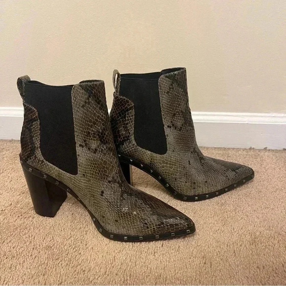 Dodger Snakeskin-Print Chelsea Boots 🔥 gunmetal-tone stud accents Size 9.5 - Picture 8 of 10
